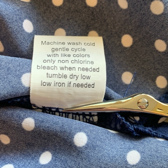 NOTATIONS Navy/white polka dot shirt blouse, side slits, silver buttons. L EUC - Picture 12 of 17